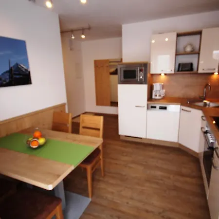 Гостевой дом Haus Dorfblick 4*