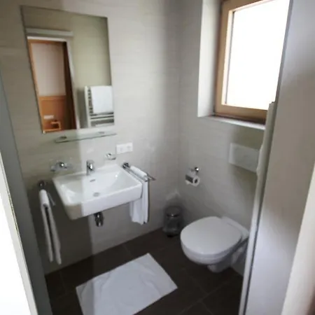 Гостевой дом Haus Dorfblick 4*
