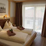 בית הארחה Haus Dorfblick 4*