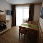 בית הארחה Haus Dorfblick גרלוס